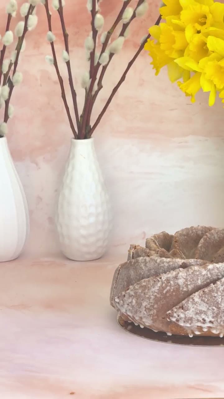 Babka Earl Grey oprószona cukrem pudrem